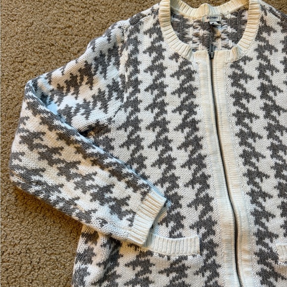 Old Navy Sweater Zip up - Picture 4 of 6
